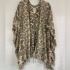 Designers Closet by Billabong Women's Grey Cream Shawl Size M / L